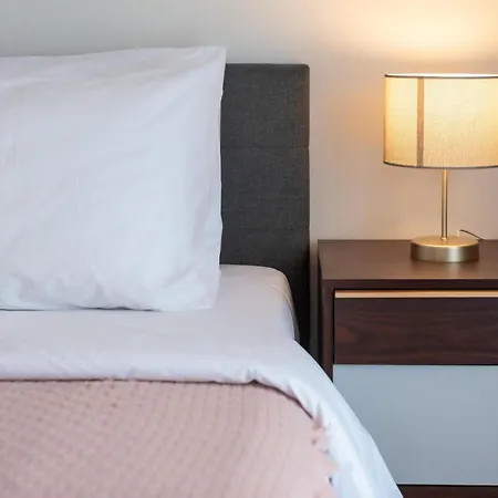 Houseloft Cityscape Bliss Apartment *