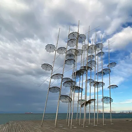 Houseloft Cityscape Bliss Apartment